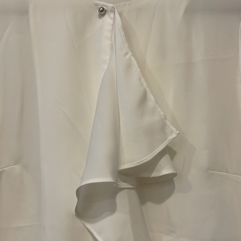 White blouse with ruffles - Picture 2 of 3